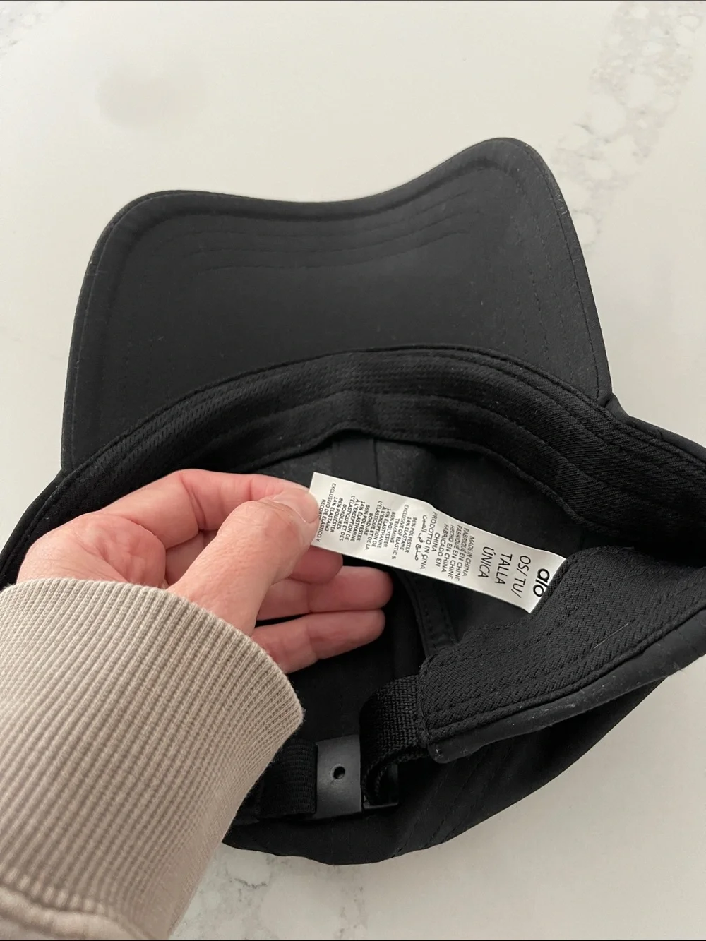 ALO Black Cap with Silvery/White Logo - Picture 3 of 3